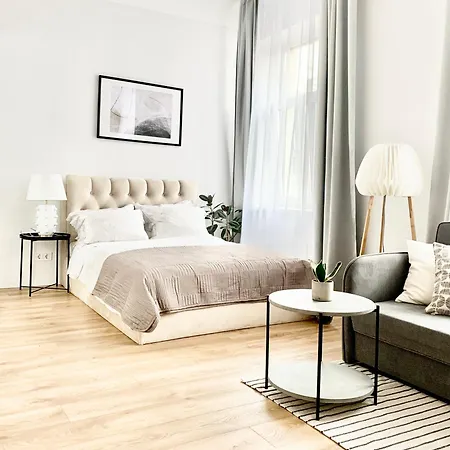 Apartment By Old Town 2